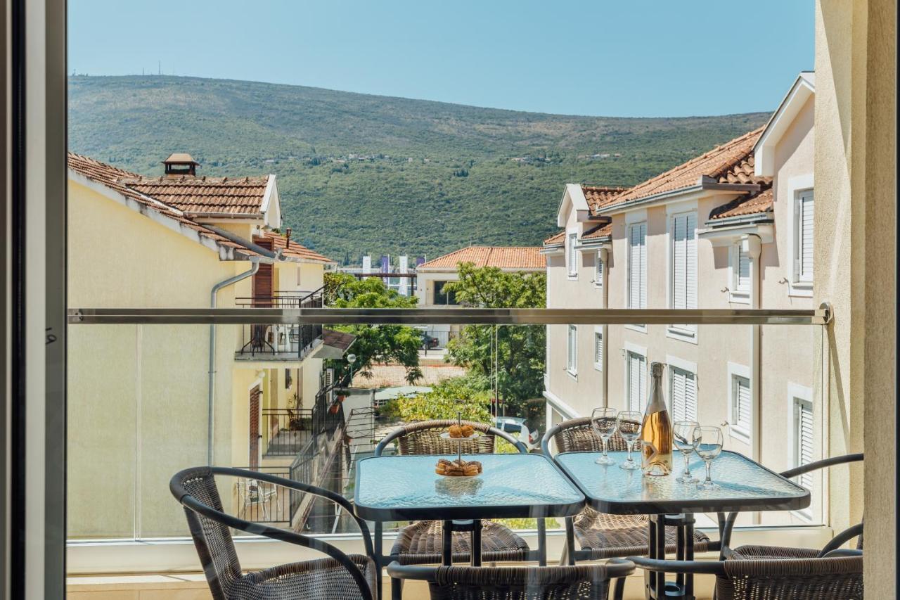 Apartments Villa Swissmonte แฮร์เซ็ก-โนวี ภายนอก รูปภาพ
